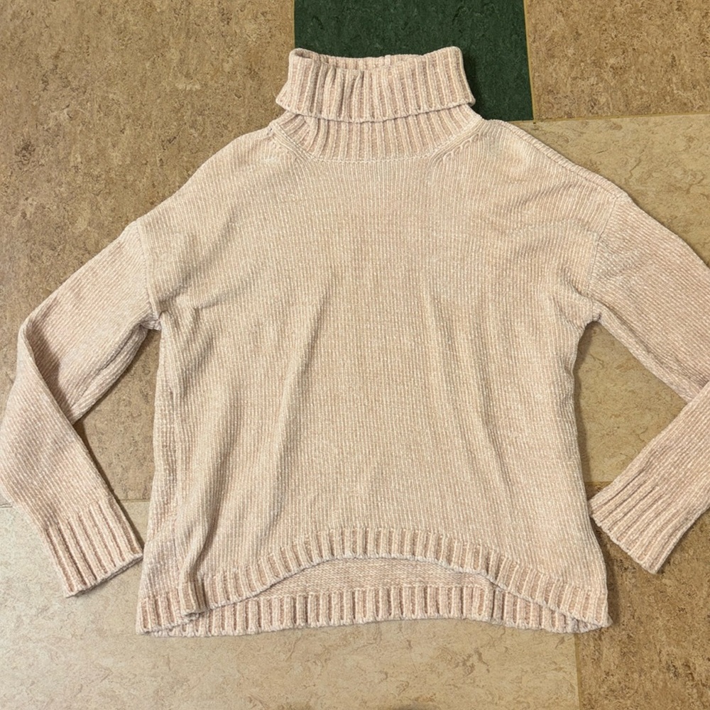 Forever 21 chenille turtle neck sweater